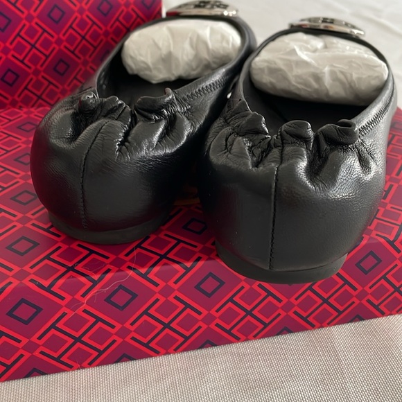 TORY BURCH Black Reva / Minnie Travel Ballet Flats, Size 6.5. Like New - Picture 5 of 8